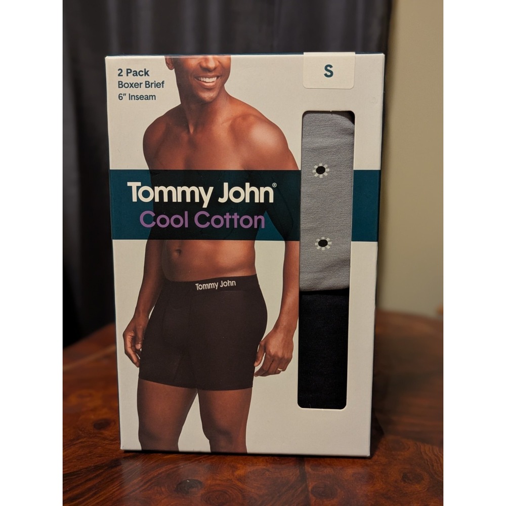 Tommy John 2 Pack Boxer Briefs 6" Inseam Jumbo Sky Bud / Black Small